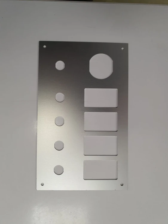 RIVERFOX panel ramka bez logo.jpg